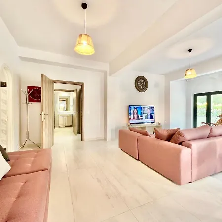 Trousas With Private Pool Appartement *
