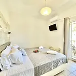 Διαμέρισμα Trousas With Private Pool Κασσιόπη